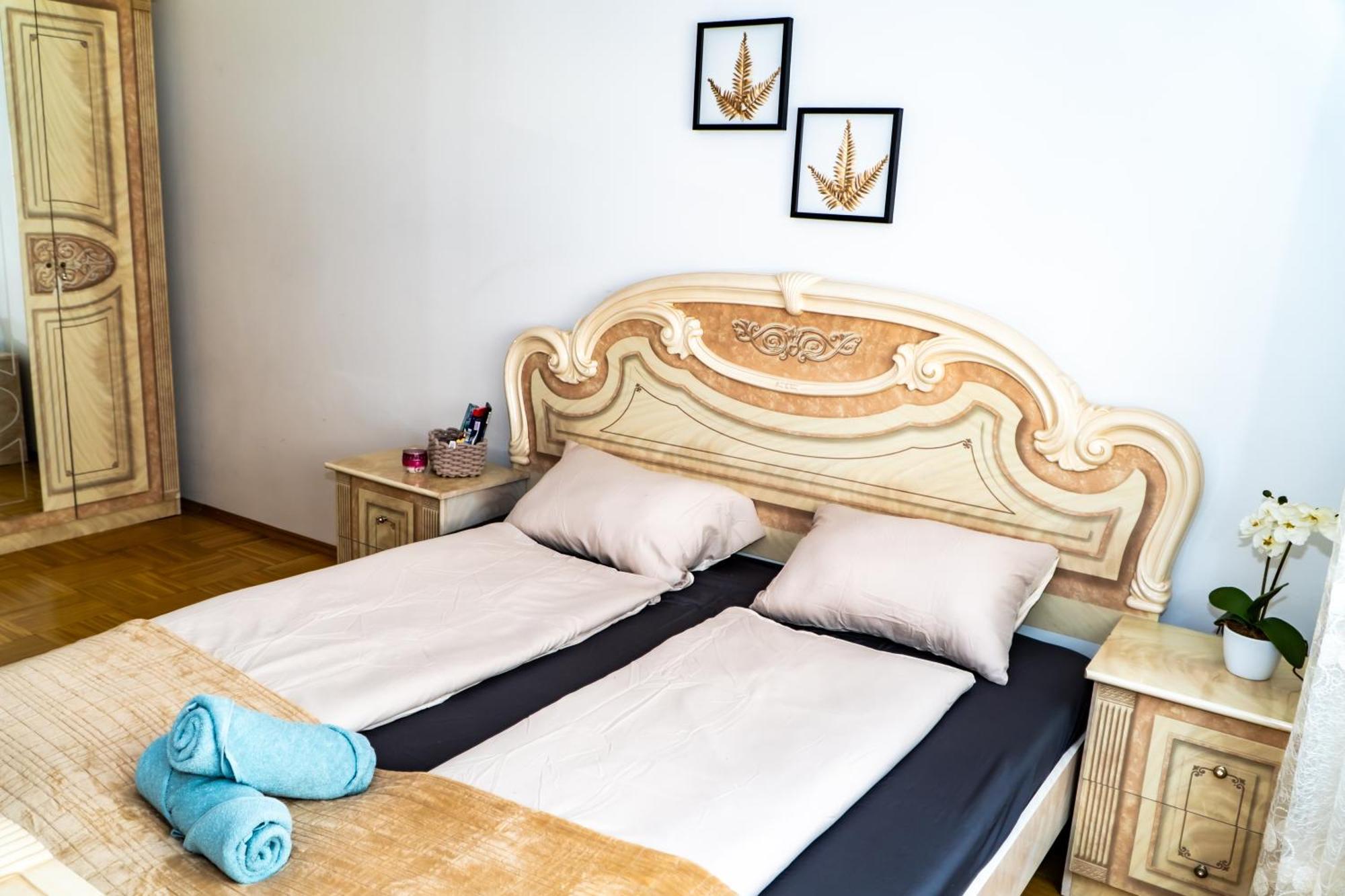 Spacious 5 Minutes To Wiener Stadthalle Apartment